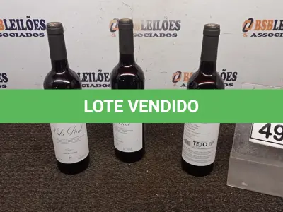 LOTE 493 - 03 GARRAFAS DE VINHO TINTO SECO VALA REAL PORTUGUÊS SAFRA 2019 750ML. (NO ESTADO) ATENÇÃO! FAZER A VISITAÇÃO ANTES DE ARREMATAR, NÃO SABEMOS SE FUNCIONA, LEILÃO NÃO TEM GARANTIA E NEM DEVOLUÇÃO, SUJEITO A POSSÍVEIS AVARIAS VISÍVEIS/OCULTAS E/OU AUSÊNCIA DE COMPONENTES.