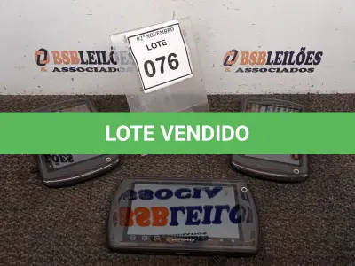 LOTE 076 - 03 TABLETS MARCA MOTOROLA. (NO ESTADO) ATENÇÃO! FAZER A VISITAÇÃO ANTES DE ARREMATAR, NÃO SABEMOS SE FUNCIONA, LEILÃO NÃO TEM GARANTIA E NEM DEVOLUÇÃO, SUJEITO A POSSÍVEIS AVARIAS VISÍVEIS/OCULTAS E/OU AUSÊNCIA DE COMPONENTES.