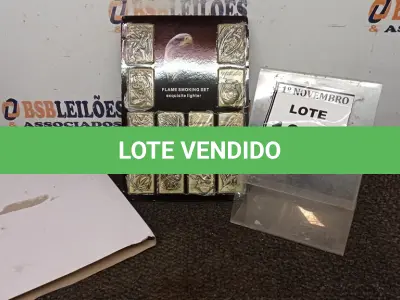 LOTE 105 - KIT COM 12 ISQUEIROS TIPO ZIPPO PERSONALIZADOS (PRODUTO NOVO). (NO ESTADO) ATENÇÃO! FAZER A VISITAÇÃO ANTES DE ARREMATAR, NÃO SABEMOS SE FUNCIONA, LEILÃO NÃO TEM GARANTIA E NEM DEVOLUÇÃO, SUJEITO A POSSÍVEIS AVARIAS VISÍVEIS/OCULTAS E/OU AUSÊNCIA DE COMPONENTES.