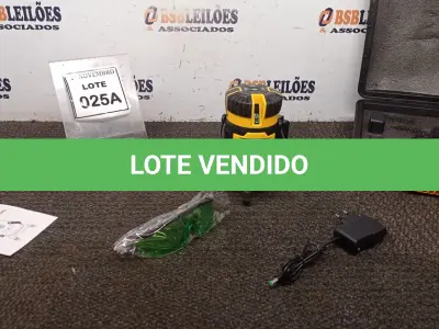 LOTE 025 -  01 NÍVEL A LASER COM 2 BATERIAS MALETA ÓCULOS DE PROTEÇÃO (PRODUTO NOVO). (NO ESTADO) ATENÇÃO! FAZER A VISITAÇÃO ANTES DE ARREMATAR, NÃO SABEMOS SE FUNCIONA, LEILÃO NÃO TEM GARANTIA E NEM DEVOLUÇÃO, SUJEITO A POSSÍVEIS AVARIAS VISÍVEIS/OCULTAS E/OU AUSÊNCIA DE COMPONENTES.