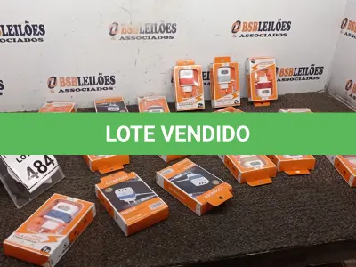 LOTE 484 - 01 LOTE COM VÁRIOS CARREGADORES PARA CELULAR. (NO ESTADO) ATENÇÃO! FAZER A VISITAÇÃO ANTES DE ARREMATAR, NÃO SABEMOS SE FUNCIONA, LEILÃO NÃO TEM GARANTIA E NEM DEVOLUÇÃO, SUJEITO A POSSÍVEIS AVARIAS VISÍVEIS/OCULTAS E/OU AUSÊNCIA DE COMPONENTES.