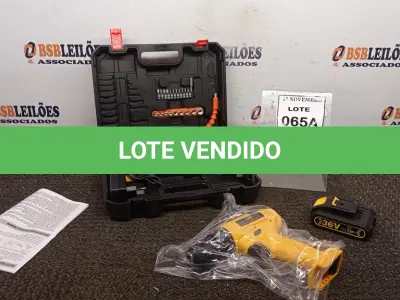 LOTE 065 - 01 PARAFUSADEIRA 36V DUAS BATERIAS COM MALETA E BITS (PRODUTO NOVO). (NO ESTADO) ATENÇÃO! FAZER A VISITAÇÃO ANTES DE ARREMATAR, NÃO SABEMOS SE FUNCIONA, LEILÃO NÃO TEM GARANTIA E NEM DEVOLUÇÃO, SUJEITO A POSSÍVEIS AVARIAS VISÍVEIS/OCULTAS E/OU AUSÊNCIA DE COMPONENTES.