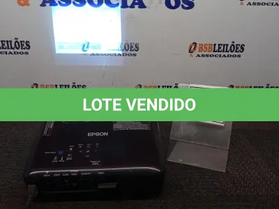 LOTE 008 - 01 PROJETOR MARCA CANON. (NO ESTADO) ATENÇÃO! FAZER A VISITAÇÃO ANTES DE ARREMATAR, NÃO SABEMOS SE FUNCIONA, LEILÃO NÃO TEM GARANTIA E NEM DEVOLUÇÃO, SUJEITO A POSSÍVEIS AVARIAS VISÍVEIS/OCULTAS E/OU AUSÊNCIA DE COMPONENTES.