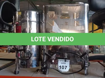 LOTE 107 - 02 CAFETEIRAS INDUSTRIAIS EM INOX. (NO ESTADO) ATENÇÃO! FAZER A VISITAÇÃO ANTES DE ARREMATAR, NÃO SABEMOS SE FUNCIONA, LEILÃO NÃO TEM GARANTIA E NEM DEVOLUÇÃO, SUJEITO A POSSÍVEIS AVARIAS VISÍVEIS/OCULTAS E/OU AUSÊNCIA DE COMPONENTES.