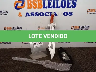 LOTE 015 - 01 FACÃO MEDIEVAL IMPORTADA AÇO INOXIDÁVEL CABO EM MADEIRA FULL TANG BAINHA DE NYLON TAMANHO TOTAL 50CM PESO 526G JÁ AFIADA (PRODUTO NOVO) (NO ESTADO) ATENÇÃO! FAZER A VISITAÇÃO ANTES DE ARREMATAR, NÃO SABEMOS SE FUNCIONA, LEILÃO NÃO TEM GARANTIA E NEM DEVOLUÇÃO, SUJEITO A POSSÍVEIS AVARIAS VISÍVEIS/OCULTAS E/OU AUSÊNCIA DE COMPONENTES.