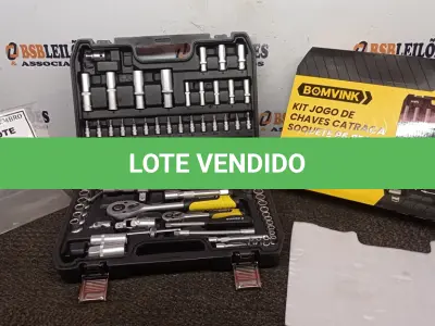 LOTE 205 - KIT JOGO DE CHAVES CATRACA SOQUETE 95PEÇAS COM MALETA (PRODUTO NOVO). (NO ESTADO) ATENÇÃO! FAZER A VISITAÇÃO ANTES DE ARREMATAR, NÃO SABEMOS SE FUNCIONA, LEILÃO NÃO TEM GARANTIA E NEM DEVOLUÇÃO, SUJEITO A POSSÍVEIS AVARIAS VISÍVEIS/OCULTAS E/OU AUSÊNCIA DE COMPONENTES.