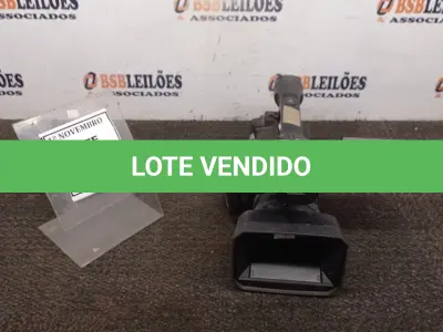 LOTE 485 - 01 FILMADORA MODELO HDV MARCA SONY. (NO ESTADO) ATENÇÃO! FAZER A VISITAÇÃO ANTES DE ARREMATAR, NÃO SABEMOS SE FUNCIONA, LEILÃO NÃO TEM GARANTIA E NEM DEVOLUÇÃO, SUJEITO A POSSÍVEIS AVARIAS VISÍVEIS/OCULTAS E/OU AUSÊNCIA DE COMPONENTES.