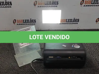 LOTE 340 - 01 PROJETOR MARCA ACER MODELO PD120D NA COR PRETA. (NO ESTADO) ATENÇÃO! FAZER A VISITAÇÃO ANTES DE ARREMATAR, NÃO SABEMOS SE FUNCIONA, LEILÃO NÃO TEM GARANTIA E NEM DEVOLUÇÃO, SUJEITO A POSSÍVEIS AVARIAS VISÍVEIS/OCULTAS E/OU AUSÊNCIA DE COMPONENTES.