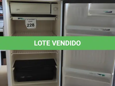 LOTE 228 - 01 FRIGOBAR 220V MARCA CONSUL. (NO ESTADO) ATENÇÃO! FAZER A VISITAÇÃO ANTES DE ARREMATAR, NÃO SABEMOS SE FUNCIONA, LEILÃO NÃO TEM GARANTIA E NEM DEVOLUÇÃO, SUJEITO A POSSÍVEIS AVARIAS VISÍVEIS/OCULTAS E/OU AUSÊNCIA DE COMPONENTES.