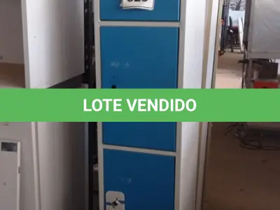 LOTE 323 - 01 ARMÁRIO DE AÇO DE 04 PORTAS COM TRANCA. (NO ESTADO) ATENÇÃO! FAZER A VISITAÇÃO ANTES DE ARREMATAR, NÃO SABEMOS SE FUNCIONA, LEILÃO NÃO TEM GARANTIA E NEM DEVOLUÇÃO, SUJEITO A POSSÍVEIS AVARIAS VISÍVEIS/OCULTAS E/OU AUSÊNCIA DE COMPONENTES.