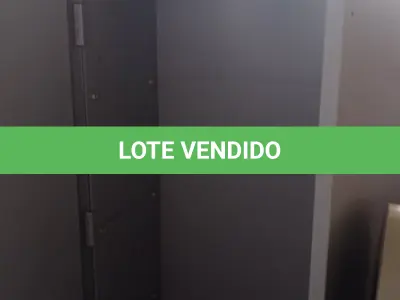 LOTE 356 - 01 ARMÁRIO REFORÇADO COM 2 PORTAS. (NO ESTADO) ATENÇÃO! FAZER A VISITAÇÃO ANTES DE ARREMATAR, NÃO SABEMOS SE FUNCIONA, LEILÃO NÃO TEM GARANTIA E NEM DEVOLUÇÃO, SUJEITO A POSSÍVEIS AVARIAS VISÍVEIS/OCULTAS E/OU AUSÊNCIA DE COMPONENTES.