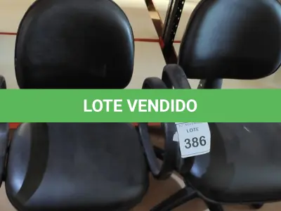 LOTE 386 - 02 CADEIRAS DE ESCRITÓRIO. (NO ESTADO) ATENÇÃO! FAZER A VISITAÇÃO ANTES DE ARREMATAR, NÃO SABEMOS SE FUNCIONA, LEILÃO NÃO TEM GARANTIA E NEM DEVOLUÇÃO, SUJEITO A POSSÍVEIS AVARIAS VISÍVEIS/OCULTAS E/OU AUSÊNCIA DE COMPONENTES.