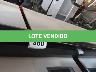 LOTE 380 - 03 TELAS DE PROJEÇÃO. (NO ESTADO) ATENÇÃO! FAZER A VISITAÇÃO ANTES DE ARREMATAR, NÃO SABEMOS SE FUNCIONA, LEILÃO NÃO TEM GARANTIA E NEM DEVOLUÇÃO, SUJEITO A POSSÍVEIS AVARIAS VISÍVEIS/OCULTAS E/OU AUSÊNCIA DE COMPONENTES.