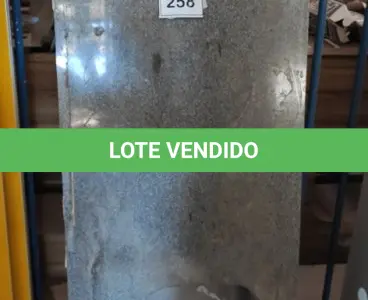 LOTE 258 - 01 PIA EM MÁRMORE COM 01 CUBA INOX 1,64X0,60. (NO ESTADO) ATENÇÃO! FAZER A VISITAÇÃO ANTES DE ARREMATAR, NÃO SABEMOS SE FUNCIONA, LEILÃO NÃO TEM GARANTIA E NEM DEVOLUÇÃO, SUJEITO A POSSÍVEIS AVARIAS VISÍVEIS/OCULTAS E/OU AUSÊNCIA DE COMPONENTES.