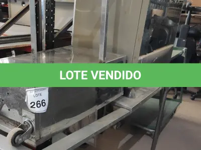 LOTE 266 - 01 FOGÃO A GÁS 05 BOCAS, 01 BANCADA EM INOX E 01 CARRINHO EM INOX. (NO ESTADO) ATENÇÃO! FAZER A VISITAÇÃO ANTES DE ARREMATAR, NÃO SABEMOS SE FUNCIONA, LEILÃO NÃO TEM GARANTIA E NEM DEVOLUÇÃO, SUJEITO A POSSÍVEIS AVARIAS VISÍVEIS/OCULTAS E/OU AUSÊNCIA DE COMPONENTES.