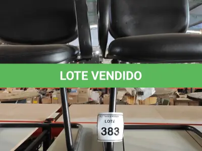 LOTE 383 - 02 CADEIRAS DE ESCRITÓRIO COM PÉS FIXOS. (NO ESTADO) ATENÇÃO! FAZER A VISITAÇÃO ANTES DE ARREMATAR, NÃO SABEMOS SE FUNCIONA, LEILÃO NÃO TEM GARANTIA E NEM DEVOLUÇÃO, SUJEITO A POSSÍVEIS AVARIAS VISÍVEIS/OCULTAS E/OU AUSÊNCIA DE COMPONENTES.