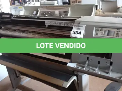 LOTE 304 - 01 PLOTTER MARCA HP MODELO DESIGNJET 5000PS. (NO ESTADO) ATENÇÃO! FAZER A VISITAÇÃO ANTES DE ARREMATAR, NÃO SABEMOS SE FUNCIONA, LEILÃO NÃO TEM GARANTIA E NEM DEVOLUÇÃO, SUJEITO A POSSÍVEIS AVARIAS VISÍVEIS/OCULTAS E/OU AUSÊNCIA DE COMPONENTES.