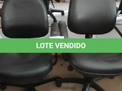 LOTE 407 - 02 CADEIRAS DE ESCRITÓRIO. (NO ESTADO) ATENÇÃO! FAZER A VISITAÇÃO ANTES DE ARREMATAR, NÃO SABEMOS SE FUNCIONA, LEILÃO NÃO TEM GARANTIA E NEM DEVOLUÇÃO, SUJEITO A POSSÍVEIS AVARIAS VISÍVEIS/OCULTAS E/OU AUSÊNCIA DE COMPONENTES.
