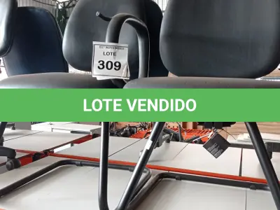 LOTE 309 - 02 CADEIRAS PÉS FIXOS. (NO ESTADO) ATENÇÃO! FAZER A VISITAÇÃO ANTES DE ARREMATAR, NÃO SABEMOS SE FUNCIONA, LEILÃO NÃO TEM GARANTIA E NEM DEVOLUÇÃO, SUJEITO A POSSÍVEIS AVARIAS VISÍVEIS/OCULTAS E/OU AUSÊNCIA DE COMPONENTES.