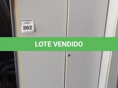 LOTE 362 - 01 ARMÁRIO ALTO PARA ESCRITÓRIO. (NO ESTADO) ATENÇÃO! FAZER A VISITAÇÃO ANTES DE ARREMATAR, NÃO SABEMOS SE FUNCIONA, LEILÃO NÃO TEM GARANTIA E NEM DEVOLUÇÃO, SUJEITO A POSSÍVEIS AVARIAS VISÍVEIS/OCULTAS E/OU AUSÊNCIA DE COMPONENTES.