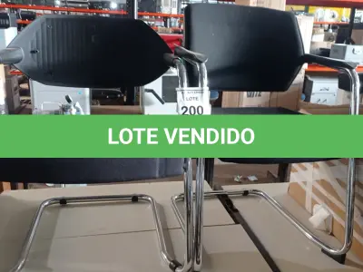 LOTE 200 - 02 CADEIRAS DE PÉS FIXOS . (NO ESTADO) ATENÇÃO! FAZER A VISITAÇÃO ANTES DE ARREMATAR, NÃO SABEMOS SE FUNCIONA, LEILÃO NÃO TEM GARANTIA E NEM DEVOLUÇÃO, SUJEITO A POSSÍVEIS AVARIAS VISÍVEIS/OCULTAS E/OU AUSÊNCIA DE COMPONENTES.