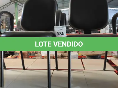 LOTE 385 - 02 CADEIRAS DE ESCRITÓRIO COM PÉS FIXOS. (NO ESTADO) ATENÇÃO! FAZER A VISITAÇÃO ANTES DE ARREMATAR, NÃO SABEMOS SE FUNCIONA, LEILÃO NÃO TEM GARANTIA E NEM DEVOLUÇÃO, SUJEITO A POSSÍVEIS AVARIAS VISÍVEIS/OCULTAS E/OU AUSÊNCIA DE COMPONENTES.