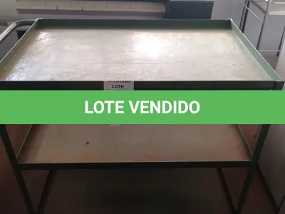 LOTE 327 - 01 CARRINHO DE FERRO PARA OFICINAS COM 03 COMPARTIMENTOS. (NO ESTADO) ATENÇÃO! FAZER A VISITAÇÃO ANTES DE ARREMATAR, NÃO SABEMOS SE FUNCIONA, LEILÃO NÃO TEM GARANTIA E NEM DEVOLUÇÃO, SUJEITO A POSSÍVEIS AVARIAS VISÍVEIS/OCULTAS E/OU AUSÊNCIA DE COMPONENTES.