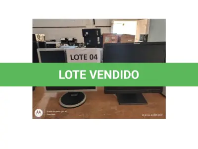 LOTE 004 - 06 MONITORES DE VIDEO, LED, LCD, POLICROMÁTICO, MARCAS AOC, SAMSUNG E LENOVO; (NO ESTADO DE CONSERVAÇÃO QUE SE ENCONTRAM)