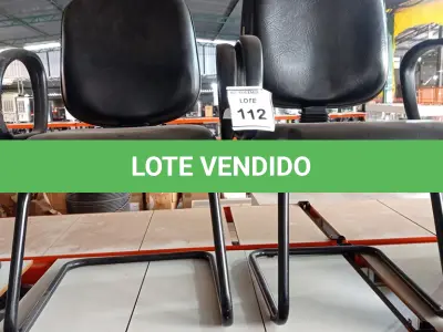 LOTE 112 - 02 CADEIRAS COM PÉS FIXOS. (NO ESTADO) ATENÇÃO! FAZER A VISITAÇÃO ANTES DE ARREMATAR, NÃO SABEMOS SE FUNCIONA, LEILÃO NÃO TEM GARANTIA E NEM DEVOLUÇÃO, SUJEITO A POSSÍVEIS AVARIAS VISÍVEIS/OCULTAS E/OU AUSÊNCIA DE COMPONENTES.