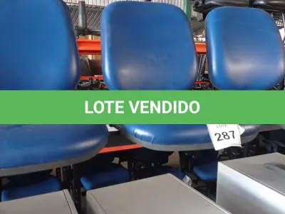 LOTE 287 - 01 LONGARINA DE 03 LUGARES. (NO ESTADO) ATENÇÃO! FAZER A VISITAÇÃO ANTES DE ARREMATAR, NÃO SABEMOS SE FUNCIONA, LEILÃO NÃO TEM GARANTIA E NEM DEVOLUÇÃO, SUJEITO A POSSÍVEIS AVARIAS VISÍVEIS/OCULTAS E/OU AUSÊNCIA DE COMPONENTES.