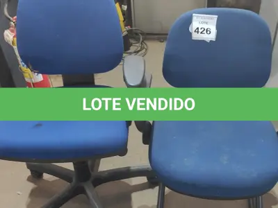 LOTE 426 - 02 CADEIRAS DE ESCRITÓRIO . (NO ESTADO) ATENÇÃO! FAZER A VISITAÇÃO ANTES DE ARREMATAR, NÃO SABEMOS SE FUNCIONA, LEILÃO NÃO TEM GARANTIA E NEM DEVOLUÇÃO, SUJEITO A POSSÍVEIS AVARIAS VISÍVEIS/OCULTAS E/OU AUSÊNCIA DE COMPONENTES.