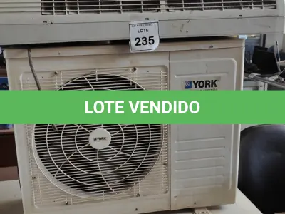 LOTE 235 - 01 CONDENSADORA MARCA YORK 18000 BTUS E 01 EVAPORADORA MARCA YORK 18.000 BTUS. (NO ESTADO) ATENÇÃO! FAZER A VISITAÇÃO ANTES DE ARREMATAR, NÃO SABEMOS SE FUNCIONA, LEILÃO NÃO TEM GARANTIA E NEM DEVOLUÇÃO, SUJEITO A POSSÍVEIS AVARIAS VISÍVEIS/OCULTAS E/OU AUSÊNCIA DE COMPONENTES.