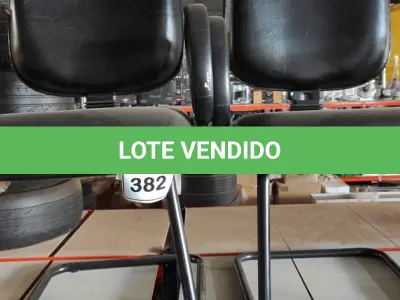 LOTE 382 - 02 CADEIRAS DE ESCRITÓRIO COM PÉS FIXOS. (NO ESTADO) ATENÇÃO! FAZER A VISITAÇÃO ANTES DE ARREMATAR, NÃO SABEMOS SE FUNCIONA, LEILÃO NÃO TEM GARANTIA E NEM DEVOLUÇÃO, SUJEITO A POSSÍVEIS AVARIAS VISÍVEIS/OCULTAS E/OU AUSÊNCIA DE COMPONENTES.