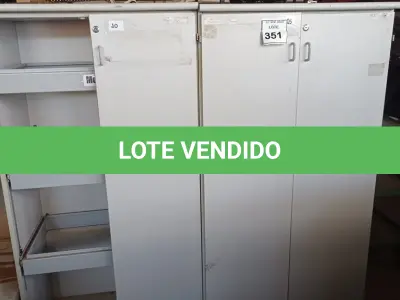 LOTE 351 - 03 ARMÁRIOS ALTOS SENDO 02 PARA PASTAS SUSPENSAS COM AVARIAS. (NO ESTADO) ATENÇÃO! FAZER A VISITAÇÃO ANTES DE ARREMATAR, NÃO SABEMOS SE FUNCIONA, LEILÃO NÃO TEM GARANTIA E NEM DEVOLUÇÃO, SUJEITO A POSSÍVEIS AVARIAS VISÍVEIS/OCULTAS E/OU AUSÊNCIA DE COMPONENTES.
