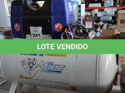LOTE 241 - 01 COMPRESSOR DE AR ODONTOLÓGICO MARCA FIAC BIVOLT. (NO ESTADO) ATENÇÃO! FAZER A VISITAÇÃO ANTES DE ARREMATAR, NÃO SABEMOS SE FUNCIONA, LEILÃO NÃO TEM GARANTIA E NEM DEVOLUÇÃO, SUJEITO A POSSÍVEIS AVARIAS VISÍVEIS/OCULTAS E/OU AUSÊNCIA DE COMPONENTES.