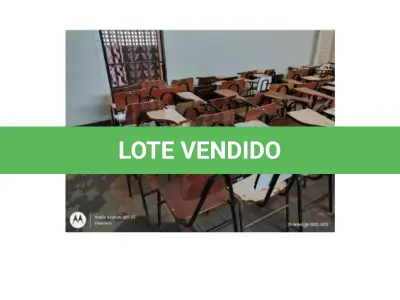 LOTE 053 - 35 CARTEIRAS ESCOLARES COM BRAÇOS, ASSENTOS E ENCOSTO (NO ESTADO DE CONSERVAÇÃO QUE SE ENCONTRAM);