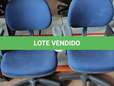 LOTE 392 - 02 CADEIRAS DE ESCRITÓRIO. (NO ESTADO) ATENÇÃO! FAZER A VISITAÇÃO ANTES DE ARREMATAR, NÃO SABEMOS SE FUNCIONA, LEILÃO NÃO TEM GARANTIA E NEM DEVOLUÇÃO, SUJEITO A POSSÍVEIS AVARIAS VISÍVEIS/OCULTAS E/OU AUSÊNCIA DE COMPONENTES.
