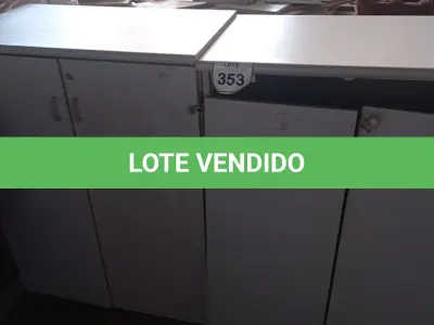 LOTE 353 - 02 ARMÁRIOS BAIXOS. (NO ESTADO) ATENÇÃO! FAZER A VISITAÇÃO ANTES DE ARREMATAR, NÃO SABEMOS SE FUNCIONA, LEILÃO NÃO TEM GARANTIA E NEM DEVOLUÇÃO, SUJEITO A POSSÍVEIS AVARIAS VISÍVEIS/OCULTAS E/OU AUSÊNCIA DE COMPONENTES.