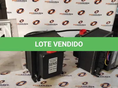 LOTE 161 - 02 TRANSFORMADORES. (NO ESTADO) ATENÇÃO! FAZER A VISITAÇÃO ANTES DE ARREMATAR, NÃO SABEMOS SE FUNCIONA, LEILÃO NÃO TEM GARANTIA E NEM DEVOLUÇÃO, SUJEITO A POSSÍVEIS AVARIAS VISÍVEIS/OCULTAS E/OU AUSÊNCIA DE COMPONENTES.