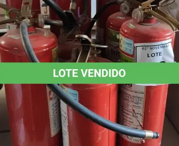LOTE 218 - 09 EXTINTORES DE INCÊNDIO DE TAMANHOS DIVERSOS. (NO ESTADO) ATENÇÃO! FAZER A VISITAÇÃO ANTES DE ARREMATAR, NÃO SABEMOS SE FUNCIONA, LEILÃO NÃO TEM GARANTIA E NEM DEVOLUÇÃO, SUJEITO A POSSÍVEIS AVARIAS VISÍVEIS/OCULTAS E/OU AUSÊNCIA DE COMPONENTES.