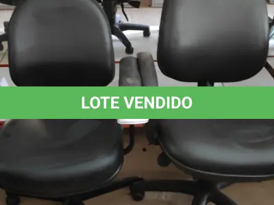 LOTE 407 - 02 CADEIRAS DE ESCRITÓRIO. (NO ESTADO) ATENÇÃO! FAZER A VISITAÇÃO ANTES DE ARREMATAR, NÃO SABEMOS SE FUNCIONA, LEILÃO NÃO TEM GARANTIA E NEM DEVOLUÇÃO, SUJEITO A POSSÍVEIS AVARIAS VISÍVEIS/OCULTAS E/OU AUSÊNCIA DE COMPONENTES.