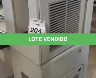 LOTE 204 - 02 ARMÁRIOS BAIXOS COM 01 GAVETA E SUPORTE PARA CPU. (NO ESTADO) ATENÇÃO! FAZER A VISITAÇÃO ANTES DE ARREMATAR, NÃO SABEMOS SE FUNCIONA, LEILÃO NÃO TEM GARANTIA E NEM DEVOLUÇÃO, SUJEITO A POSSÍVEIS AVARIAS VISÍVEIS/OCULTAS E/OU AUSÊNCIA DE COMPONENTES.