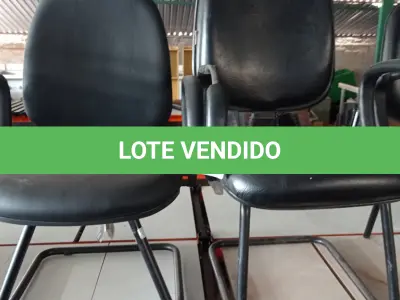 LOTE 277 - 02 CADEIRAS DE PÉS FIXOS. (NO ESTADO) ATENÇÃO! FAZER A VISITAÇÃO ANTES DE ARREMATAR, NÃO SABEMOS SE FUNCIONA, LEILÃO NÃO TEM GARANTIA E NEM DEVOLUÇÃO, SUJEITO A POSSÍVEIS AVARIAS VISÍVEIS/OCULTAS E/OU AUSÊNCIA DE COMPONENTES.
