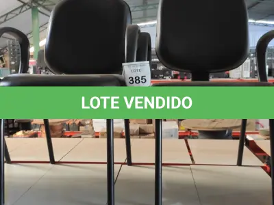 LOTE 385 - 02 CADEIRAS DE ESCRITÓRIO COM PÉS FIXOS. (NO ESTADO) ATENÇÃO! FAZER A VISITAÇÃO ANTES DE ARREMATAR, NÃO SABEMOS SE FUNCIONA, LEILÃO NÃO TEM GARANTIA E NEM DEVOLUÇÃO, SUJEITO A POSSÍVEIS AVARIAS VISÍVEIS/OCULTAS E/OU AUSÊNCIA DE COMPONENTES.