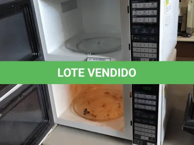 LOTE 196 - 02 MICRO-ONDAS MARCA MIDEA. (NO ESTADO) ATENÇÃO! FAZER A VISITAÇÃO ANTES DE ARREMATAR, NÃO SABEMOS SE FUNCIONA, LEILÃO NÃO TEM GARANTIA E NEM DEVOLUÇÃO, SUJEITO A POSSÍVEIS AVARIAS VISÍVEIS/OCULTAS E/OU AUSÊNCIA DE COMPONENTES.