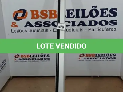 LOTE 320 - 01 TELA DE PROJEÇÃO. (NO ESTADO) ATENÇÃO! FAZER A VISITAÇÃO ANTES DE ARREMATAR, NÃO SABEMOS SE FUNCIONA, LEILÃO NÃO TEM GARANTIA E NEM DEVOLUÇÃO, SUJEITO A POSSÍVEIS AVARIAS VISÍVEIS/OCULTAS E/OU AUSÊNCIA DE COMPONENTES.