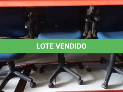 LOTE 302 - 03 CADEIRAS GIRATÓRIAS. (NO ESTADO) ATENÇÃO! FAZER A VISITAÇÃO ANTES DE ARREMATAR, NÃO SABEMOS SE FUNCIONA, LEILÃO NÃO TEM GARANTIA E NEM DEVOLUÇÃO, SUJEITO A POSSÍVEIS AVARIAS VISÍVEIS/OCULTAS E/OU AUSÊNCIA DE COMPONENTES.