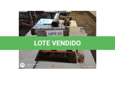 LOTE 055 - 03 MÁQUINAS DE COSTURA RETA E COM MESA, MARCAS ELGIN E BROTHER; (NO ESTADO DE CONSERVAÇÃO QUE SE ENCONTRAM)