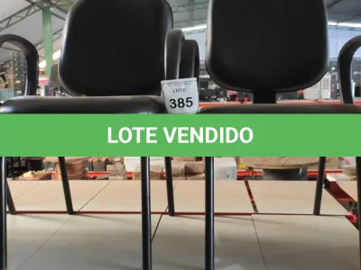 LOTE 385 - 02 CADEIRAS DE ESCRITÓRIO COM PÉS FIXOS. (NO ESTADO) ATENÇÃO! FAZER A VISITAÇÃO ANTES DE ARREMATAR, NÃO SABEMOS SE FUNCIONA, LEILÃO NÃO TEM GARANTIA E NEM DEVOLUÇÃO, SUJEITO A POSSÍVEIS AVARIAS VISÍVEIS/OCULTAS E/OU AUSÊNCIA DE COMPONENTES.