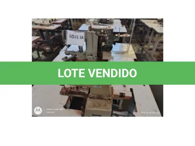 LOTE 054 - 03 MÁQUINAS DE COSTURA RETA E COM MESA, MARCAS ELGIN E BROTHER; (NO ESTADO DE CONSERVAÇÃO QUE SE ENCONTRAM)